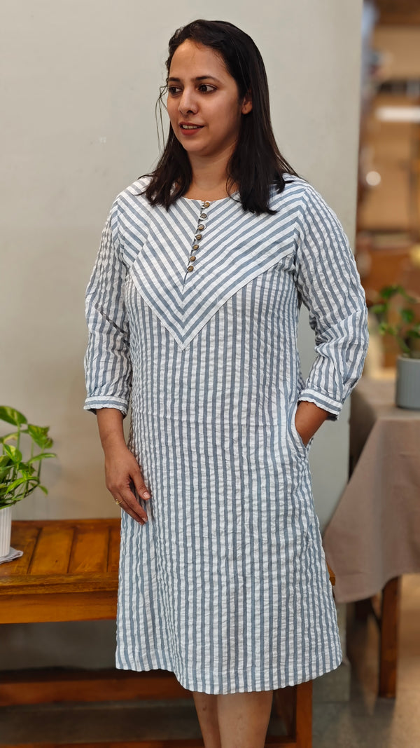 White and blue striped crushed top