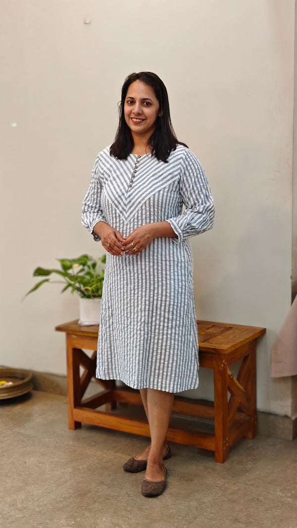 White and blue striped crushed top