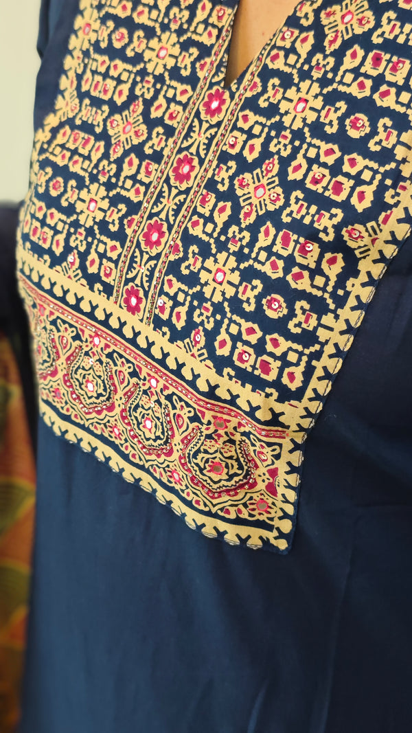 Blue cotton kurti set printed yoke