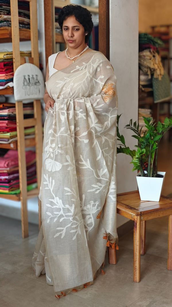 Light beige and burnt orange jamdani saree - 39LB