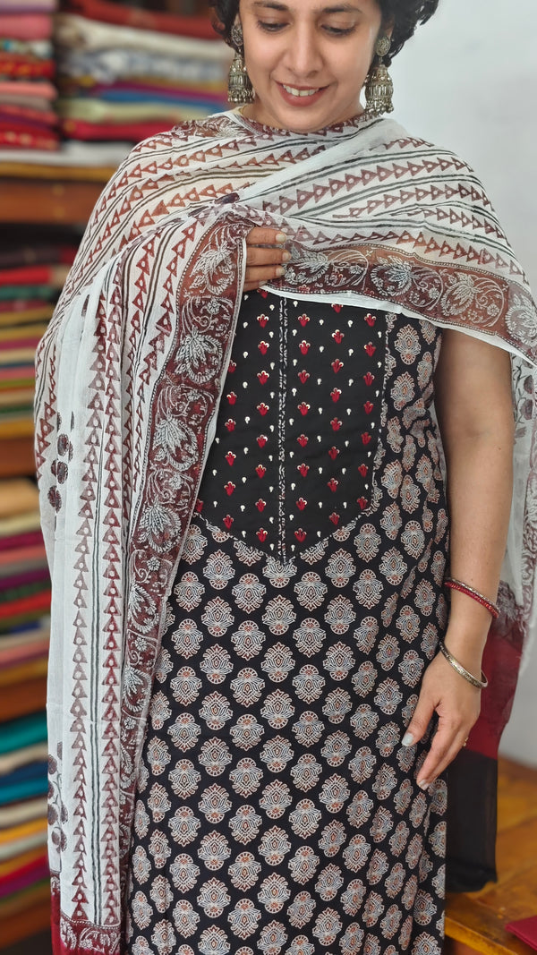 Black and white printed cotton suit with chiffon dupatta - XC33