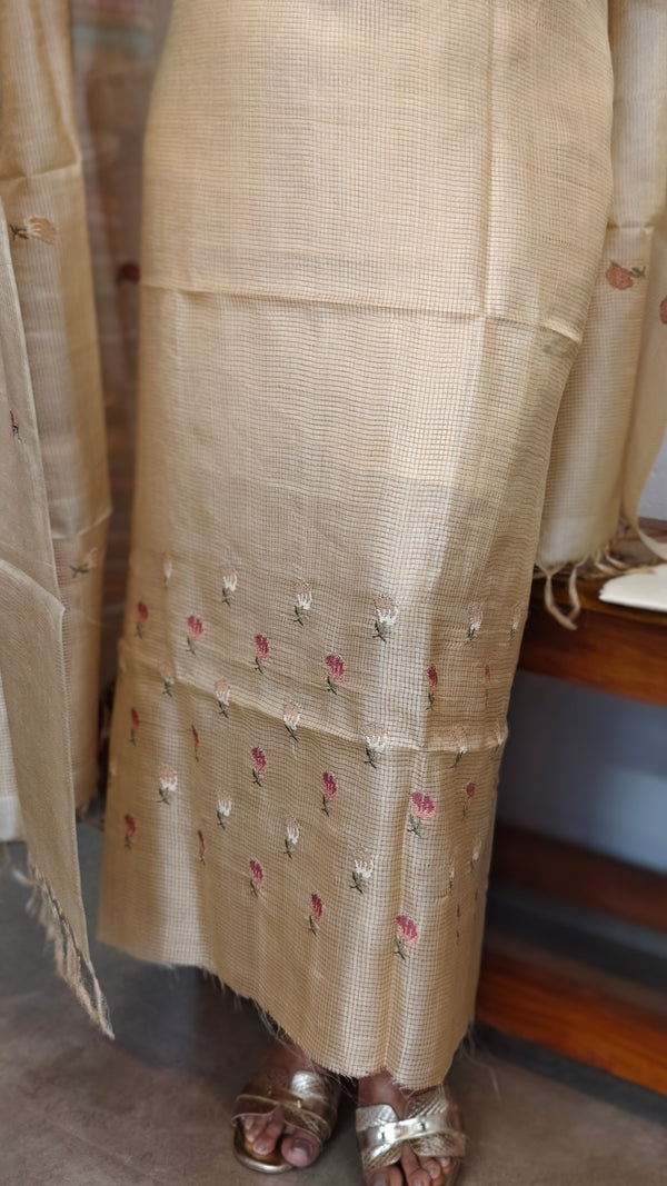 Cream Zari Checked Tussar Silk Suit - 81NZ - B