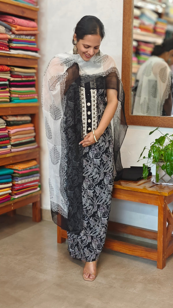 Black and white printed cotton suit