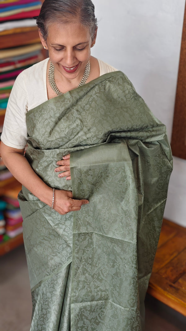Fern Green Noel Tussar Silk Saree with Jacquard Weaving - JNT46