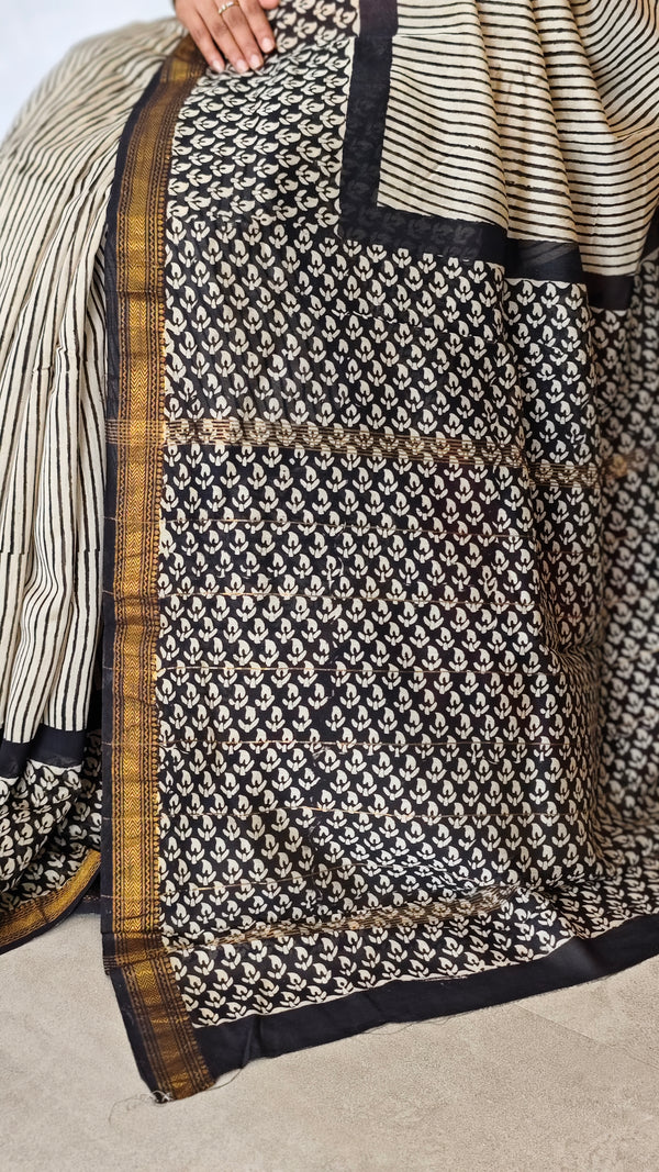 Black and Cream Striped Maheshwari Silk Saree - BHC91