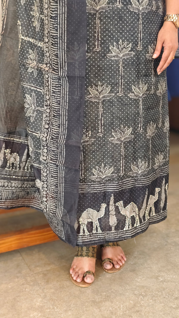 Black and dark green blended chanderi suit