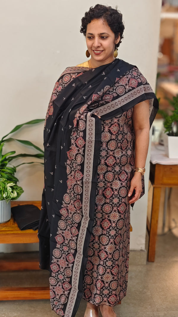 Black blended modal suit