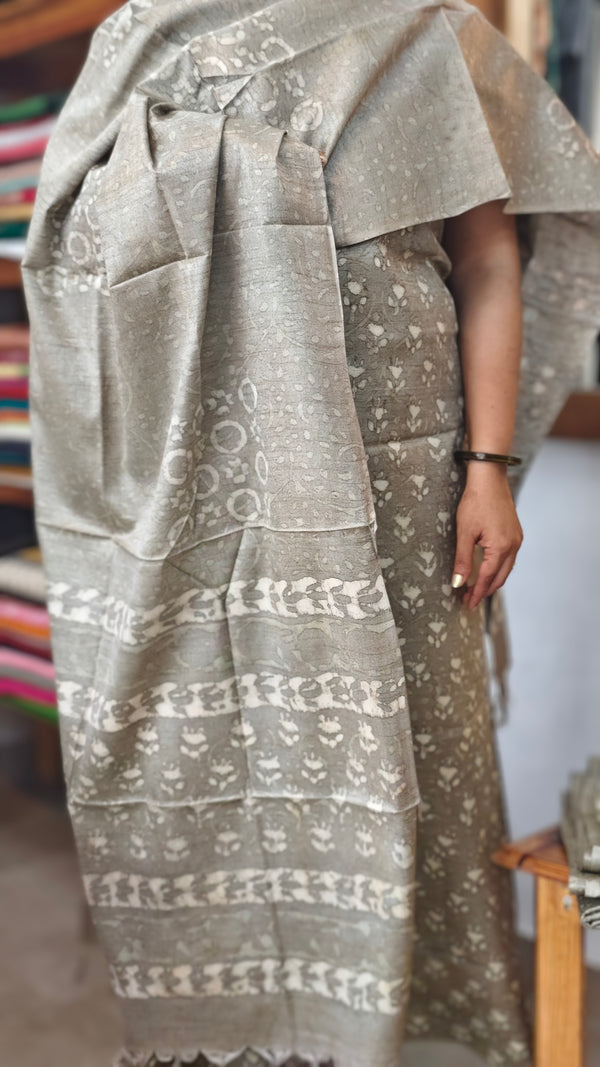Taupe shade slub cotton suit