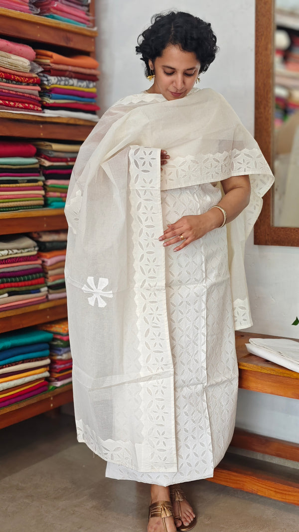 Off White Cotton Applique Suit - MMC5