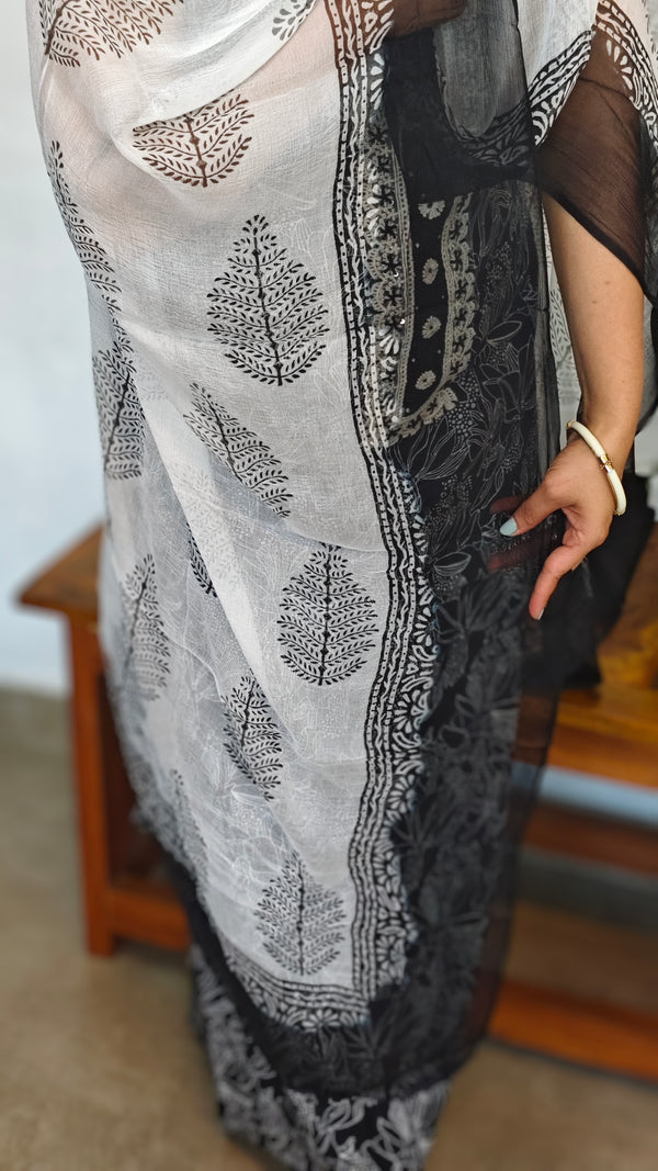 Black and white printed cotton suit