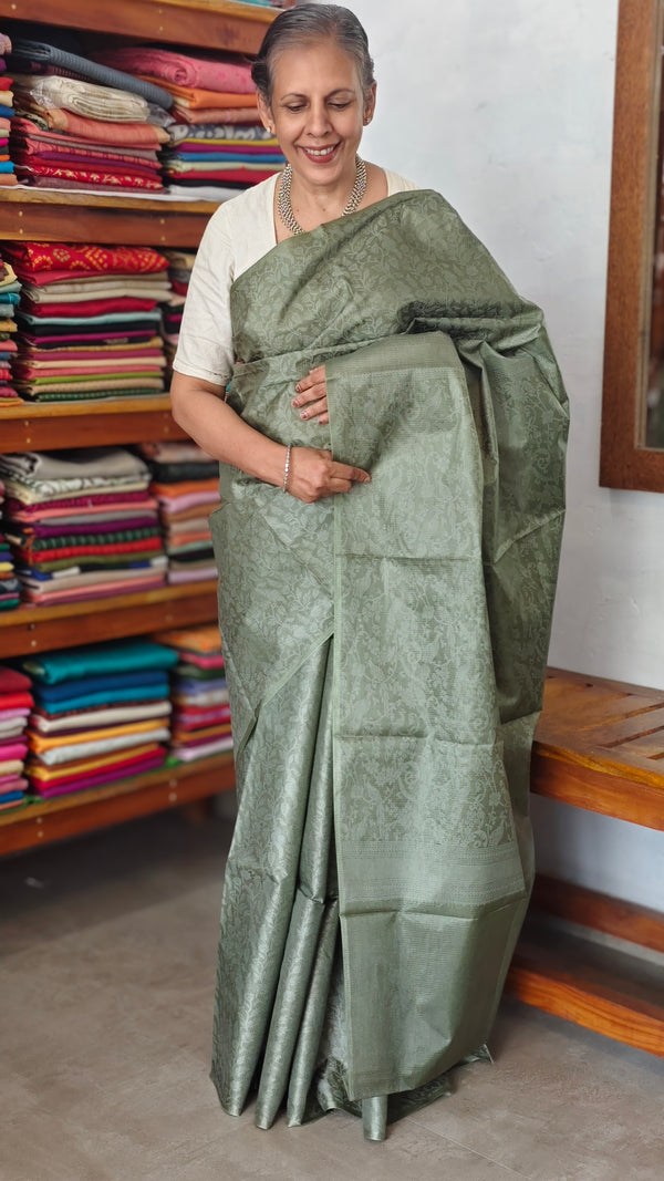 Fern Green Noel Tussar Silk Saree with Jacquard Weaving - JNT46