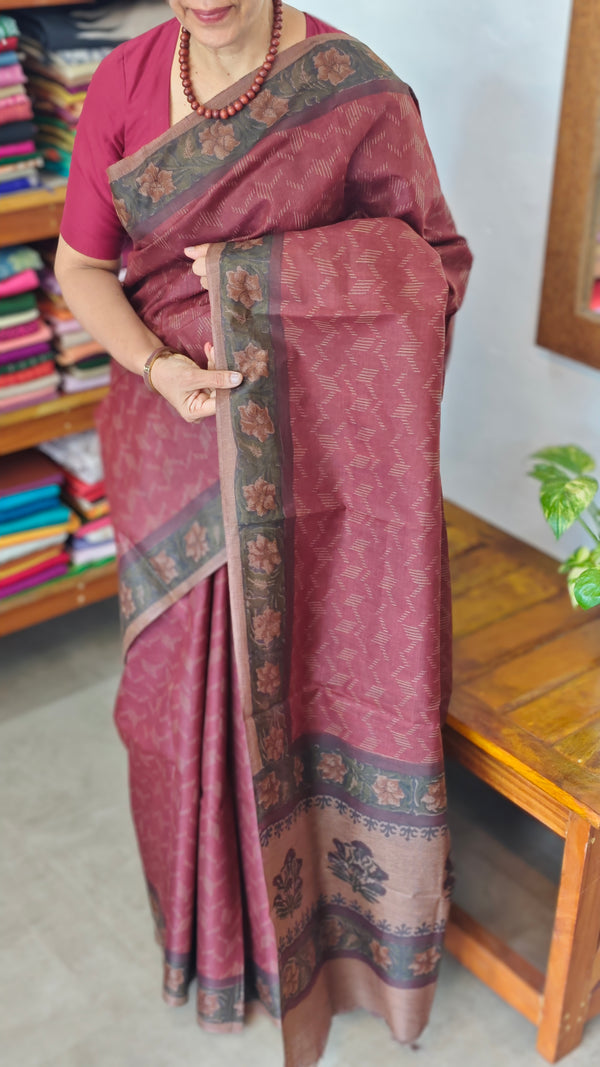 Maroon Block Printed Noel Tussar Silk Saree - TQN2