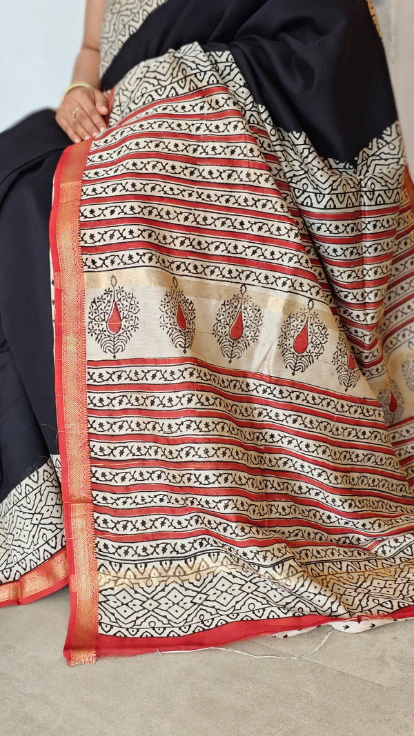 Black and Brick Red Maheshwari Silk Saree - BHC91